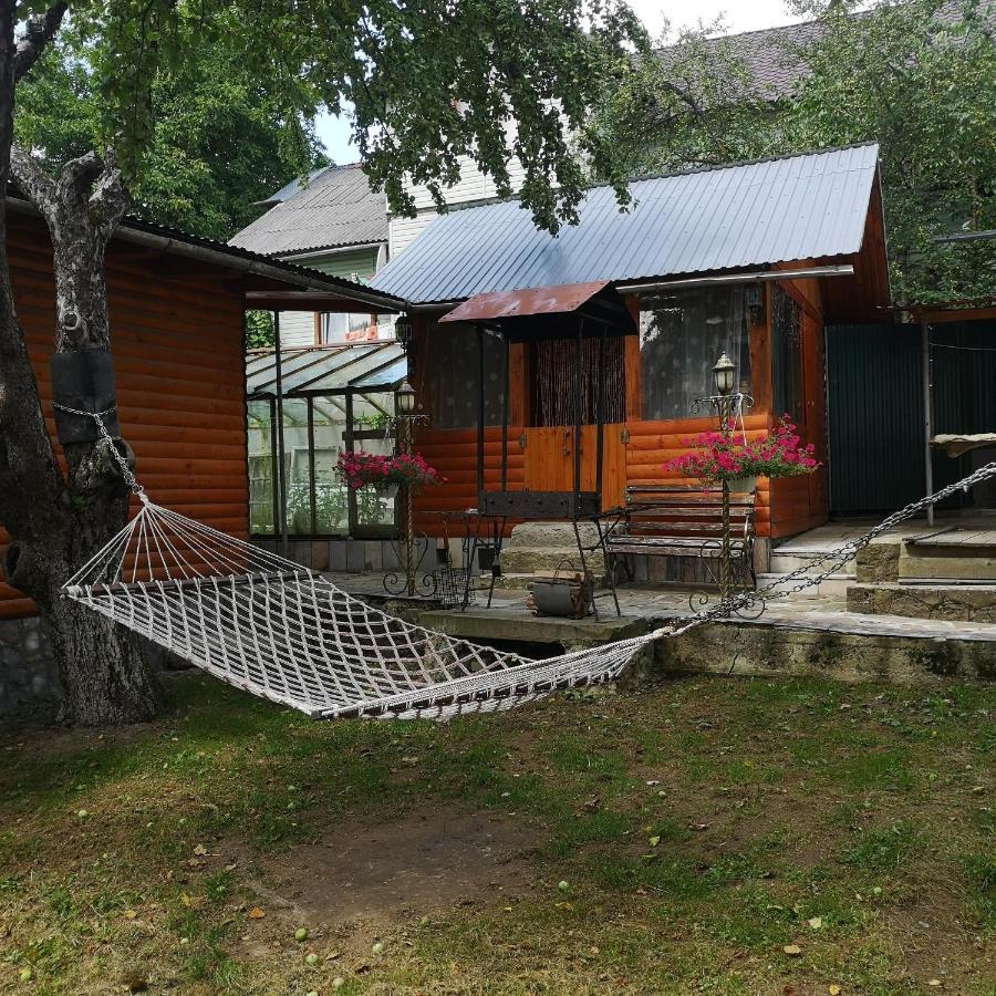 Kotiedzh U Mariny Villa Jaremtje Exteriör bild