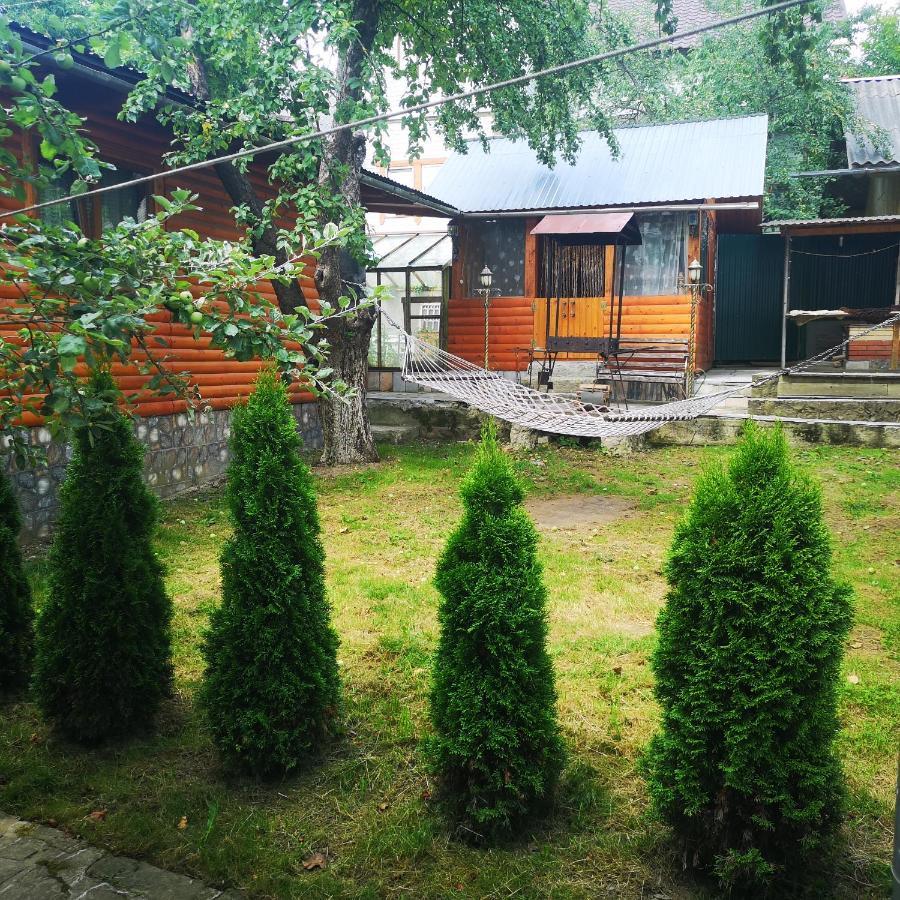 Kotiedzh U Mariny Villa Jaremtje Exteriör bild
