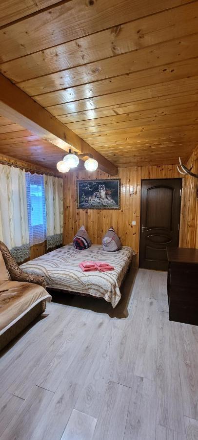 Kotiedzh U Mariny Villa Jaremtje Exteriör bild