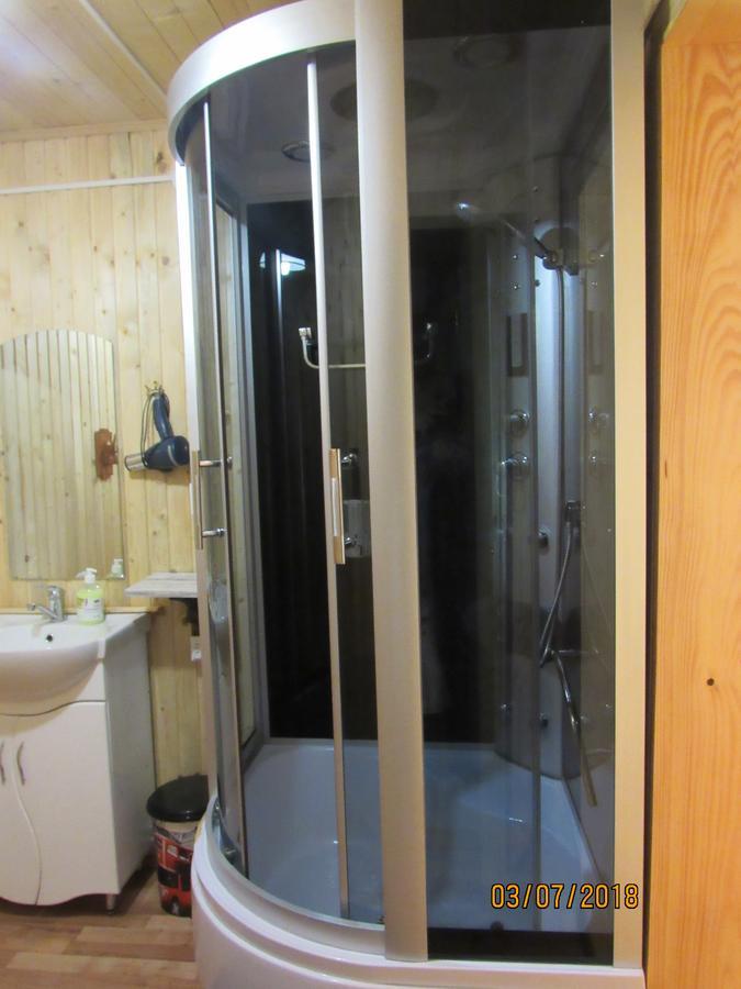 Kotiedzh U Mariny Villa Jaremtje Exteriör bild